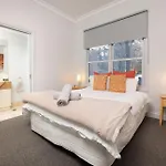 Central Style At The Gardens