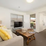 Living In Luxury - Central & Sophisticated