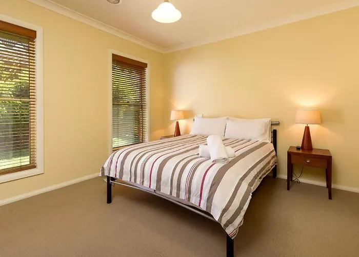 \'Nathan Ave Villa\'