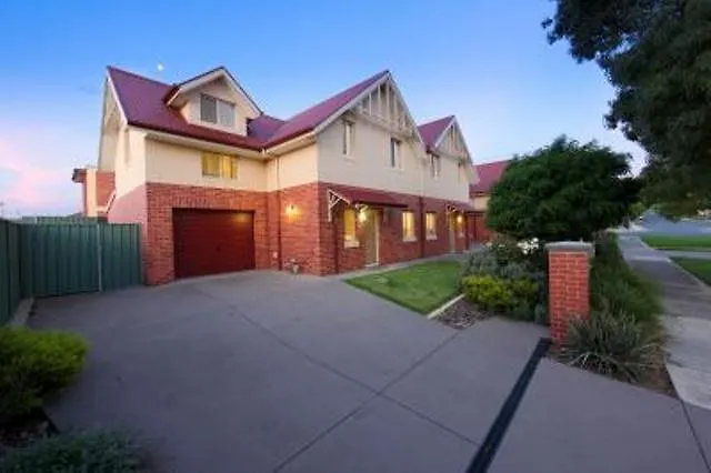 Albury Suites - Schubach Street