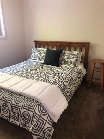 Executive 4br Townhouse Apartment Albury