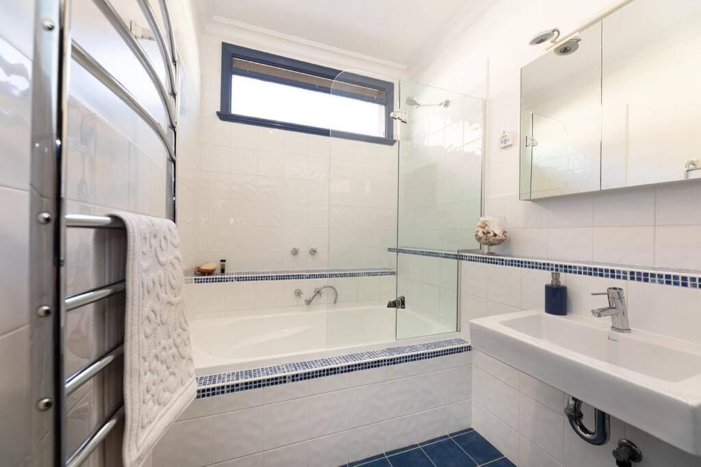 Cullalo Arthouse Apartment *