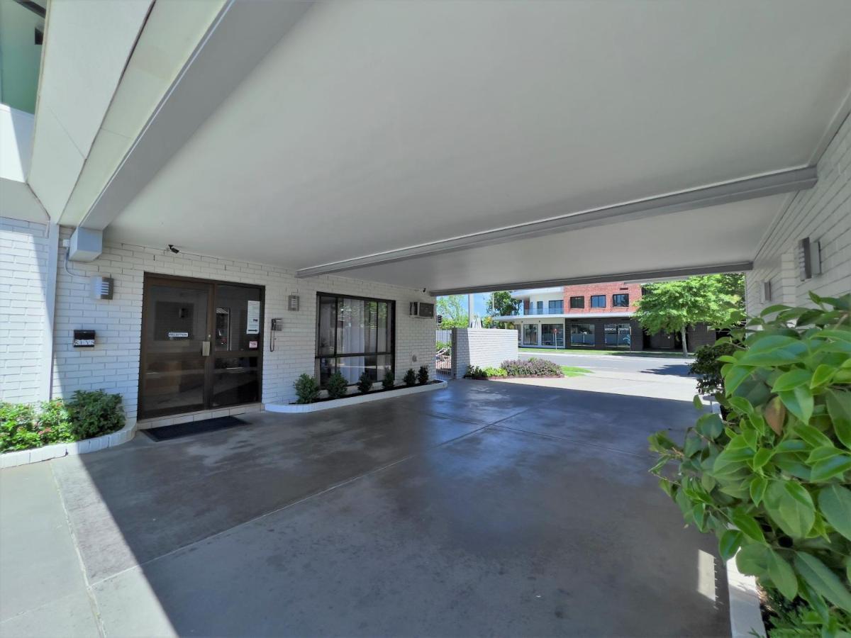 Garden Court Motel 3*