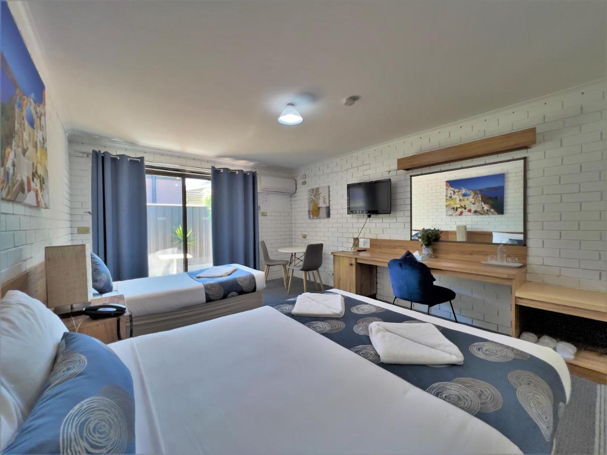 Garden Court 3*