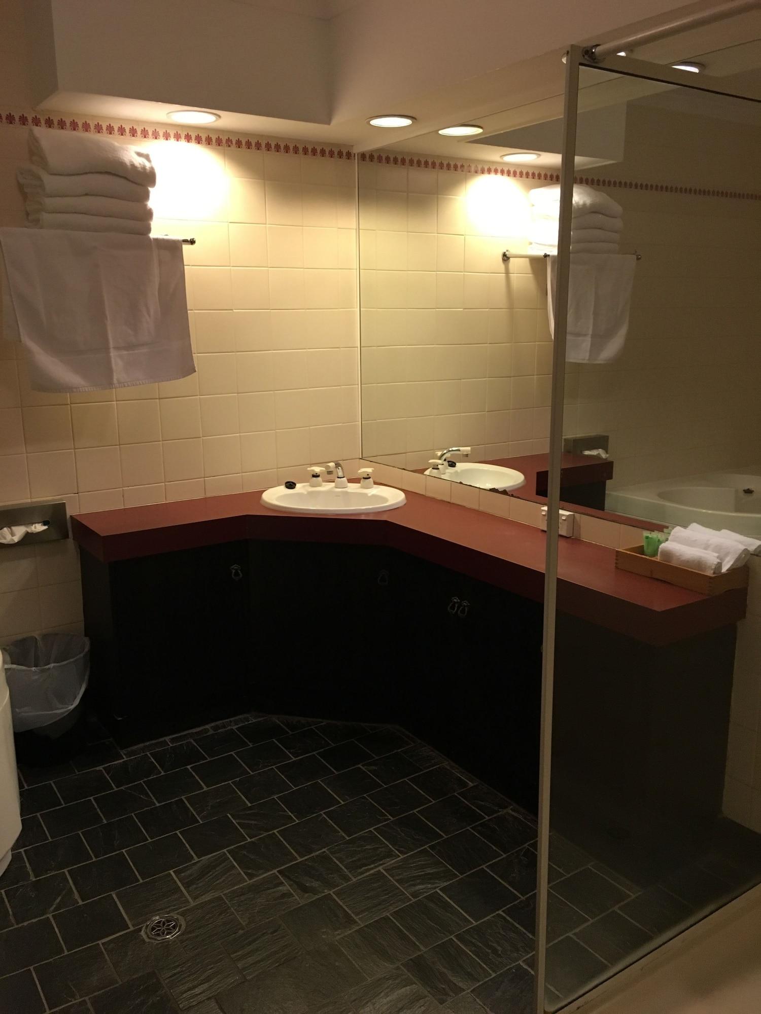 Manor House Hotel 4*