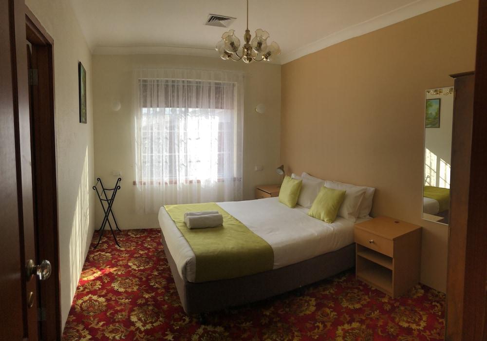 Meramie Motor Motel 4*