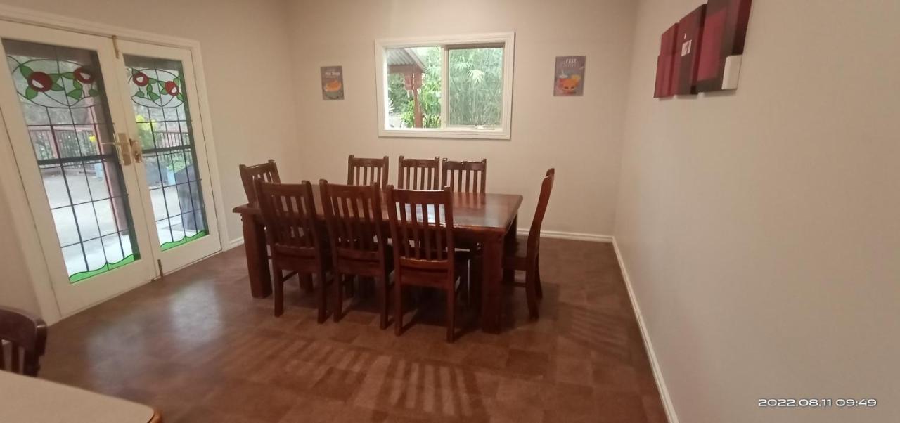 Treetops Escape Holiday home Albury