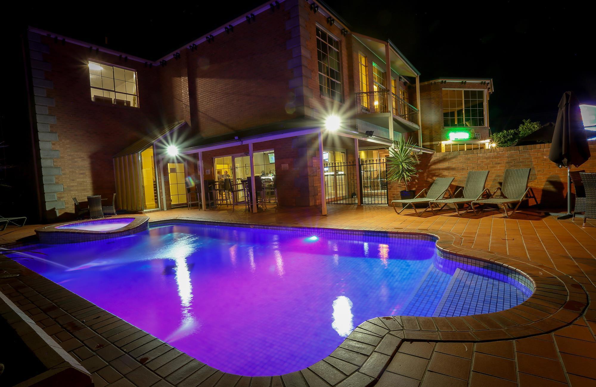 Western Hovell Tree 4*