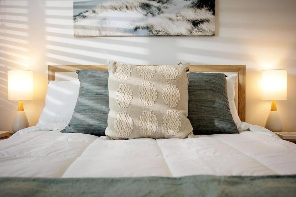 Apartment Classic Chic On Olive
