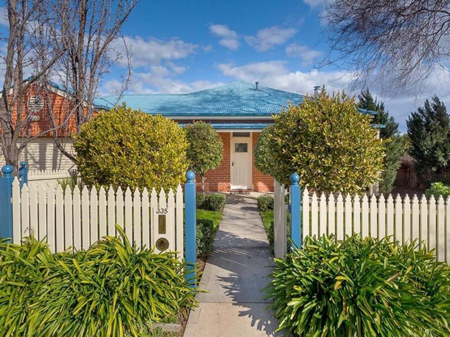 'ampleforth East' * Albury