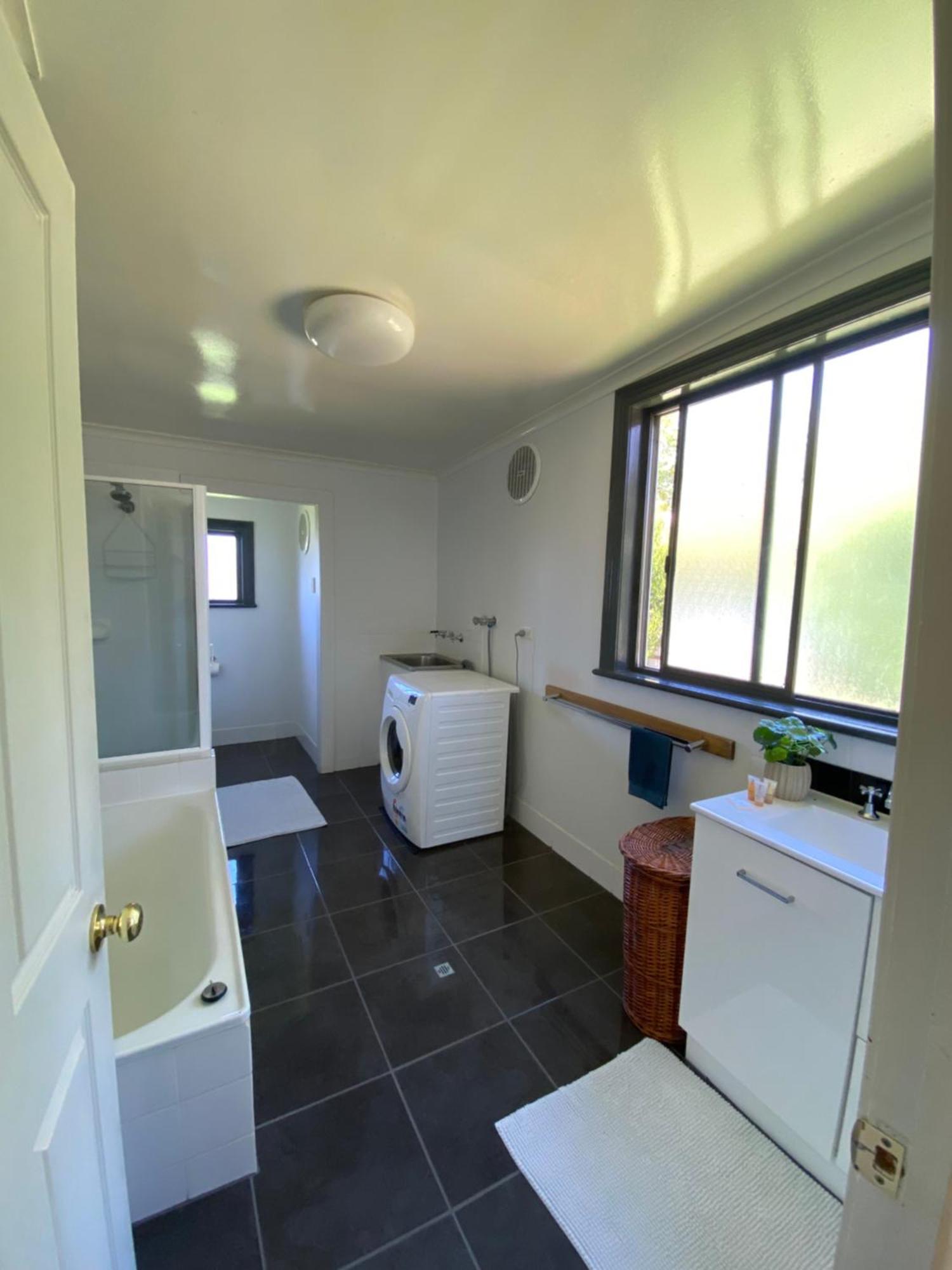 Somerby! Modern Character Property! Cbd,pets,park Holiday home *