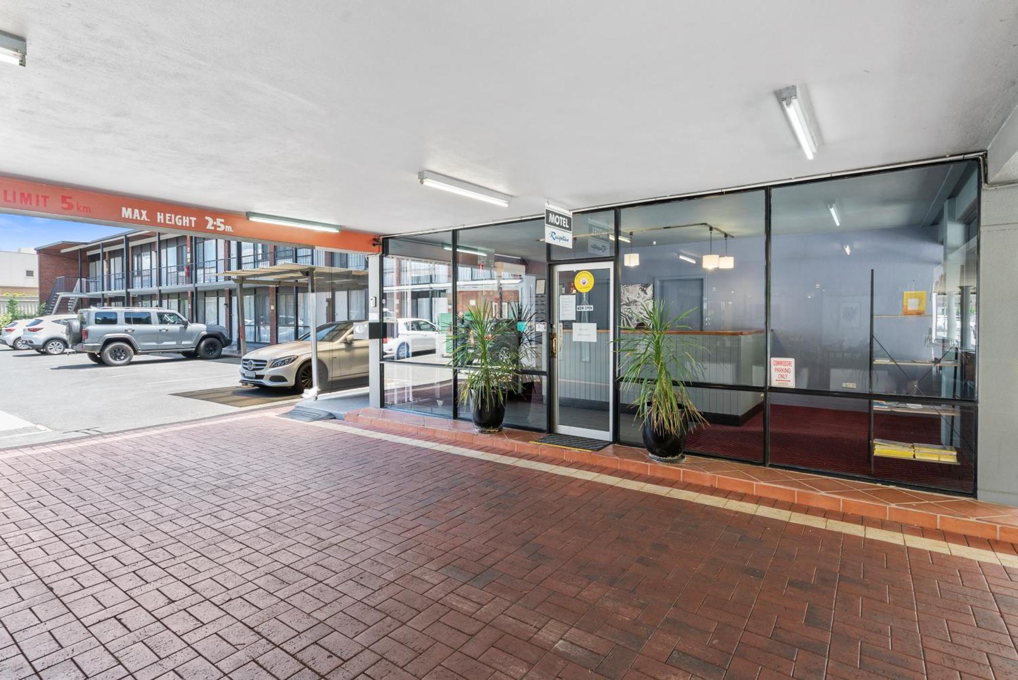 Commodore Motor Inn 3* Albury
