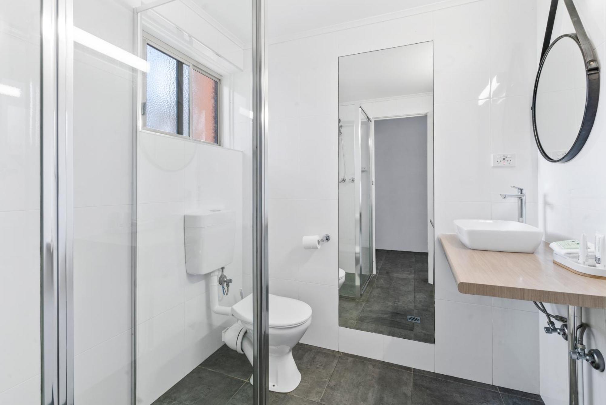 Hotel Commodore Motor Inn 3*