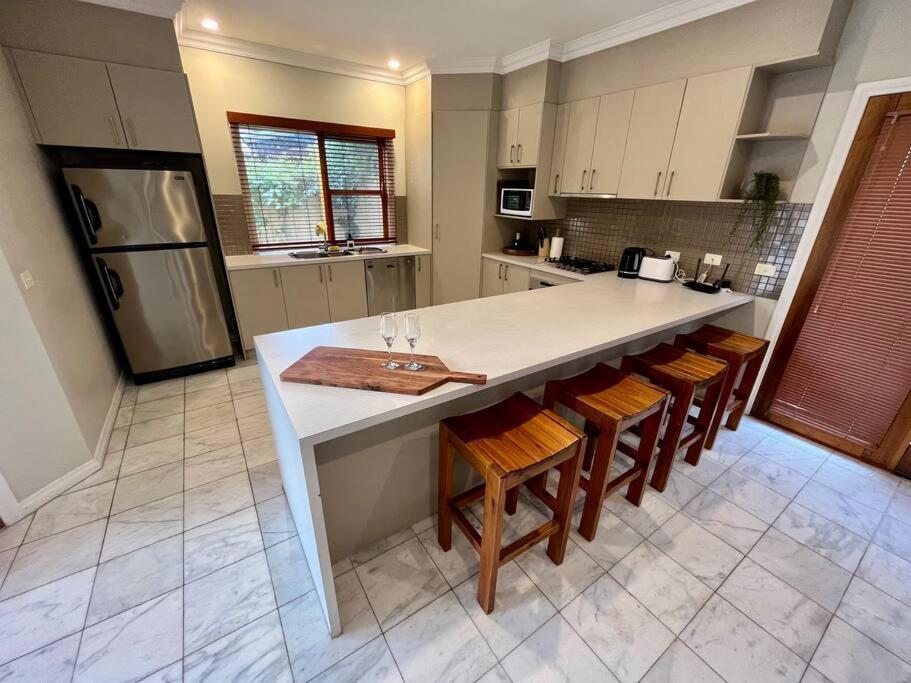 Holiday home Grand Retreat In Town Albury
