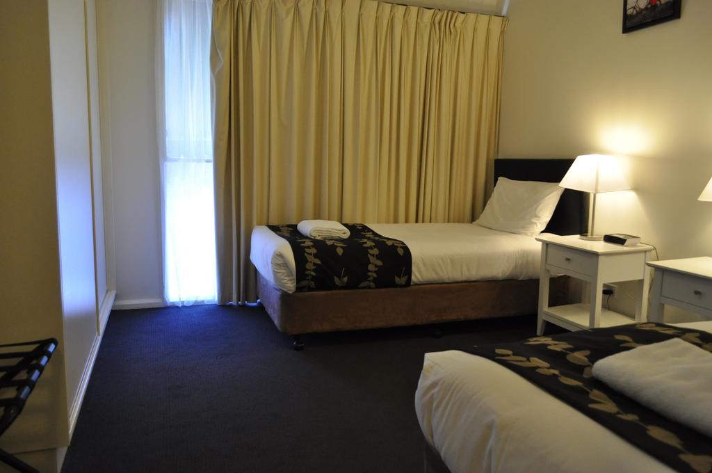 Burvale Motor 3* Albury