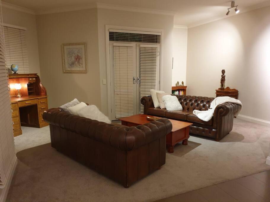 Sophisticated Elegance At The Gardens Holiday home