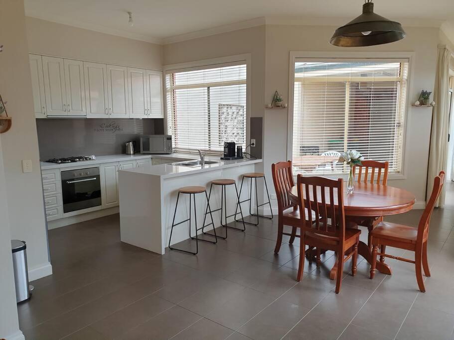 Sophisticated Elegance At The Gardens Albury