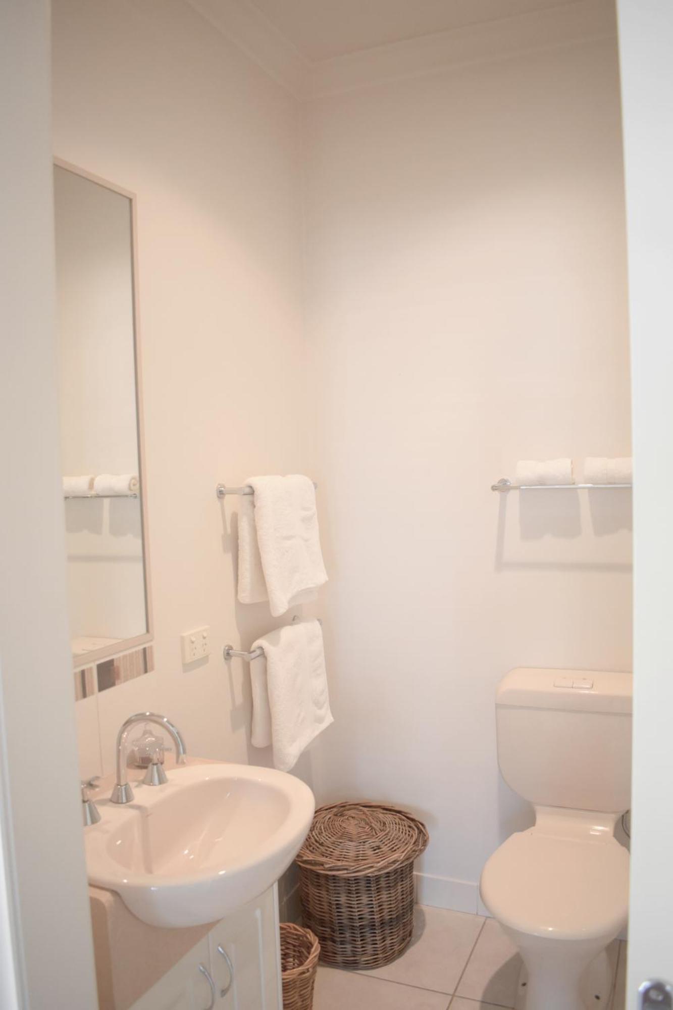 Sophisticated Elegance At The Gardens * Albury