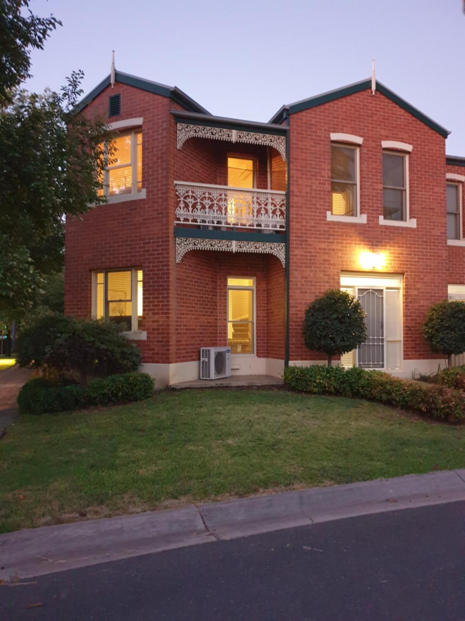 Holiday home Sophisticated Elegance At The Gardens *