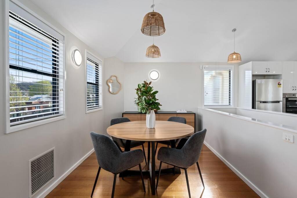 Apartment Spacious, 2bed 2bath, Newly Renovated Gem! Albury
