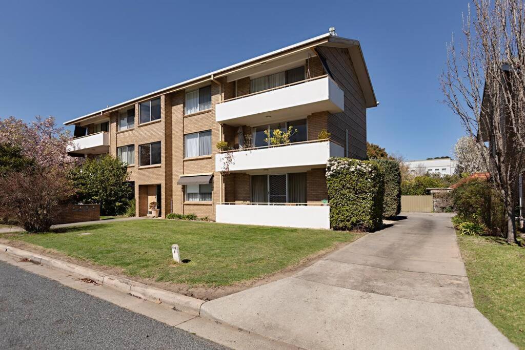 Kiewa Place * Albury