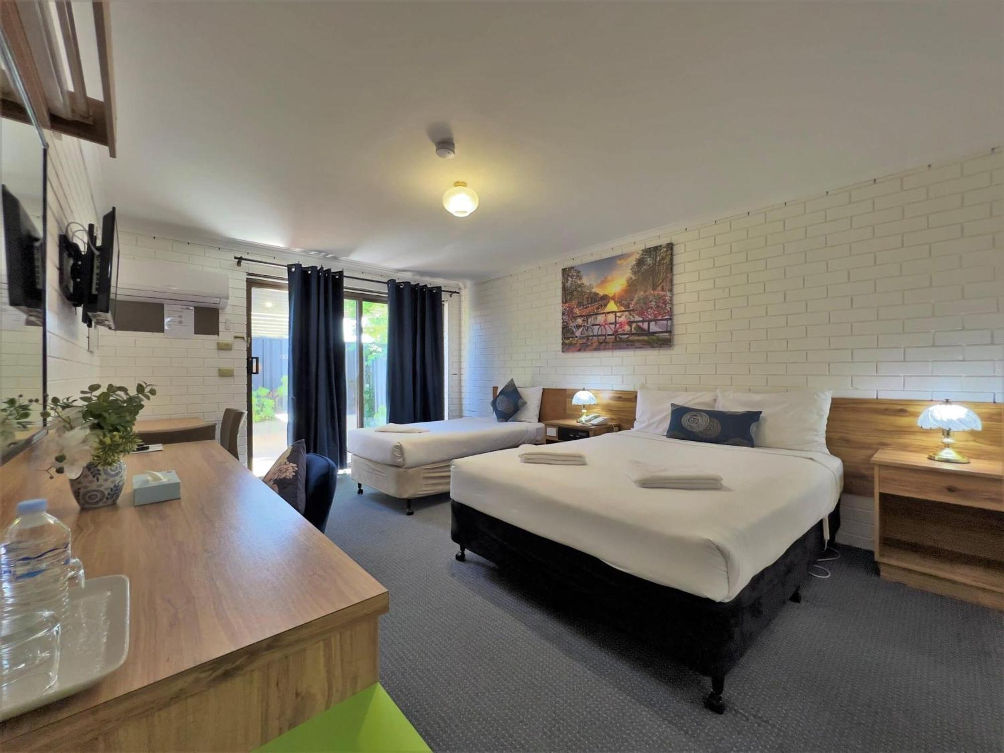 Garden Court Aparthotel