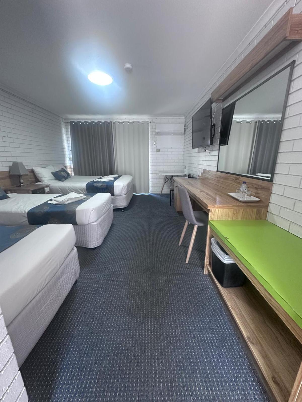 Garden Court Motel
