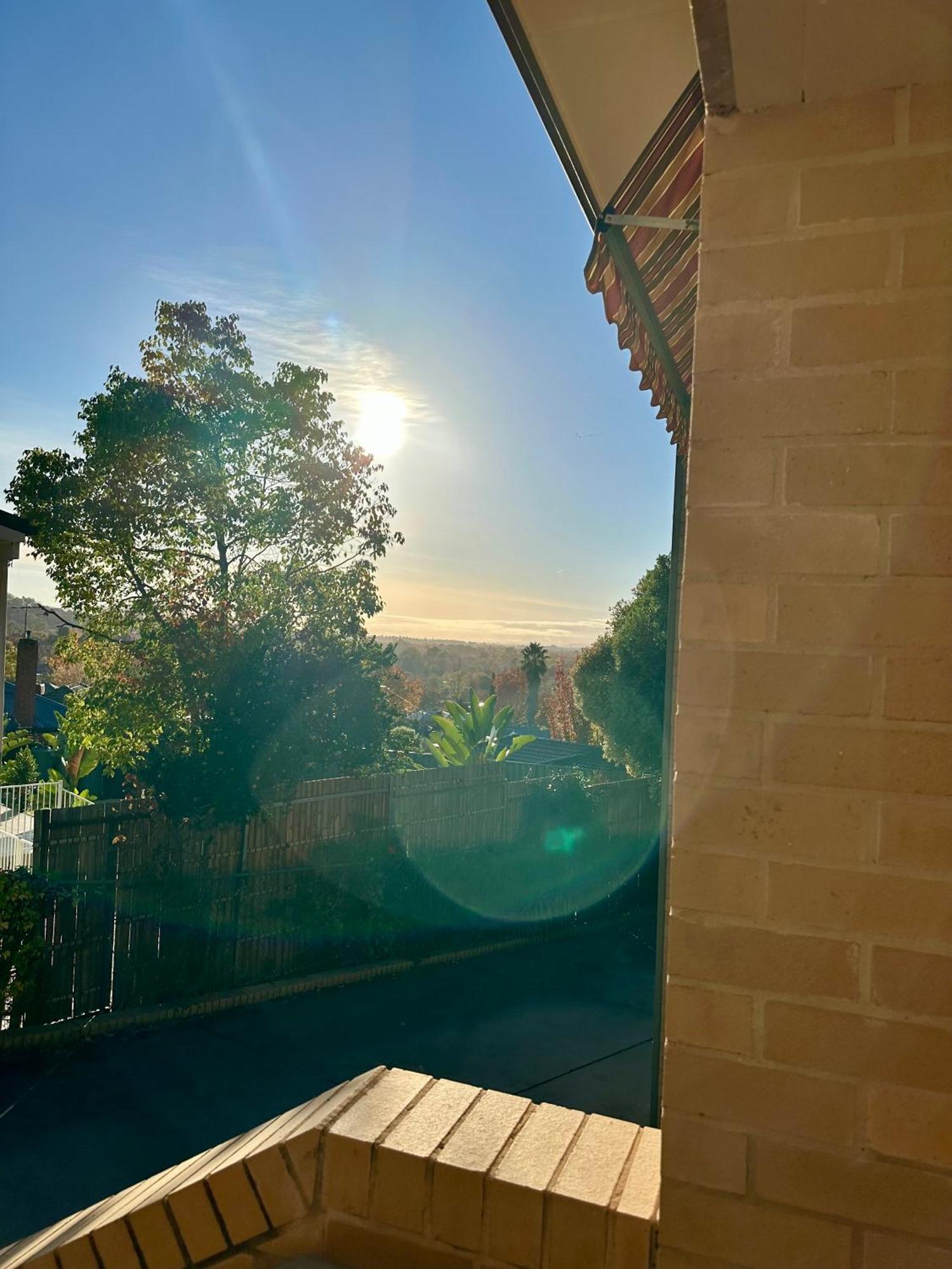 Centrally Located Stylish Villa On The Hill Apartment Albury