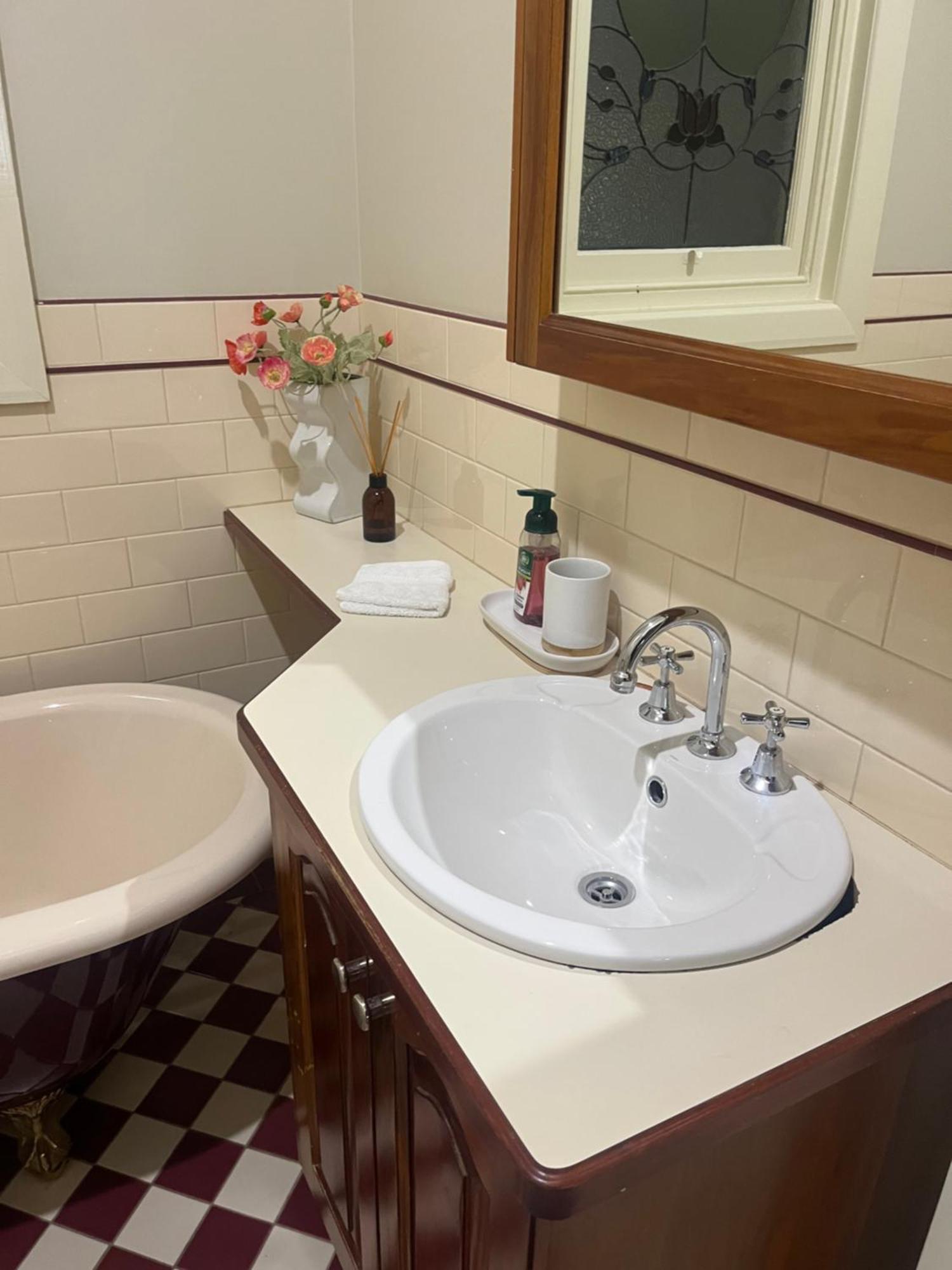 Kelpie Cottage! 1930s Beauty, Luxury * Albury