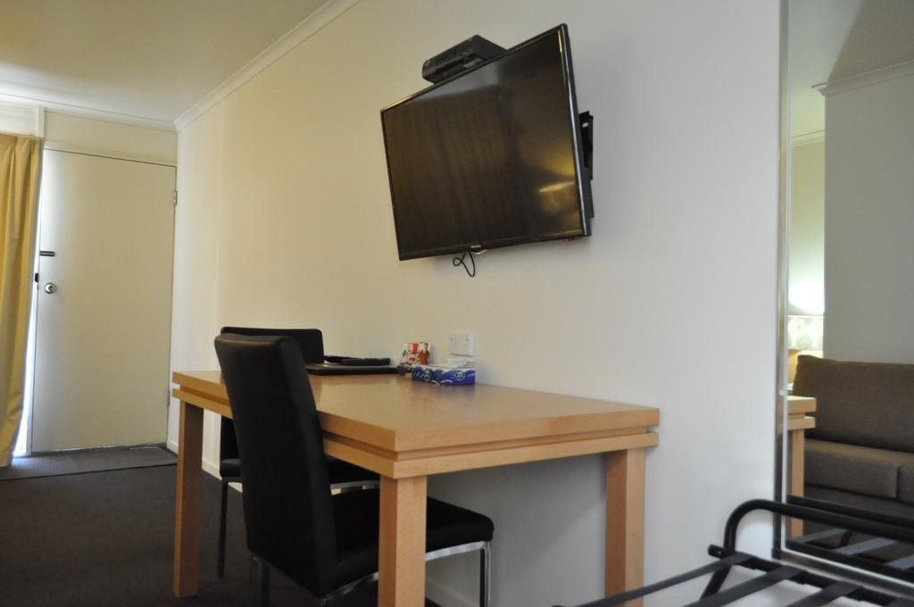 Burvale Motor 3*