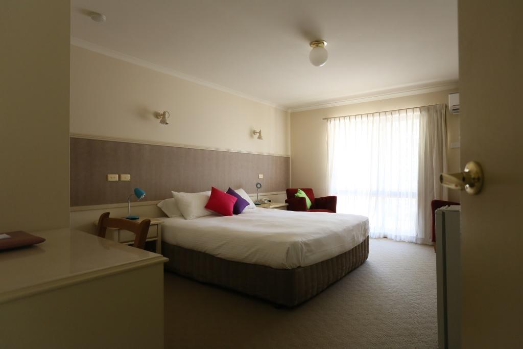 Hume Resort 3*