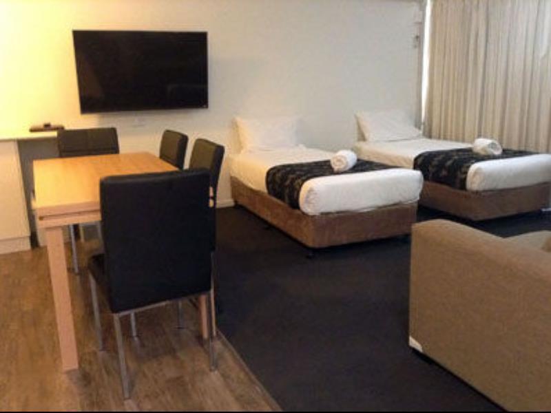 Burvale Motor 3*