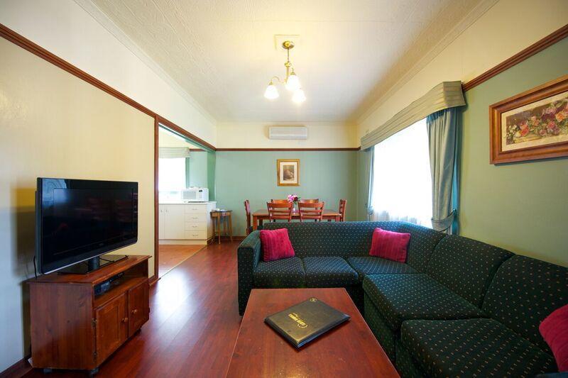 Hume Resort 3*