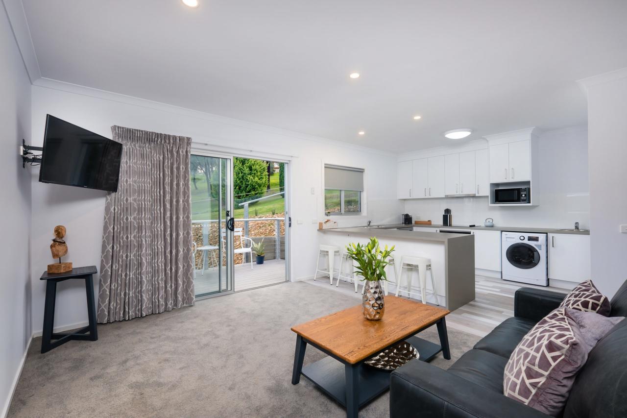 Yalandra 4 * Albury