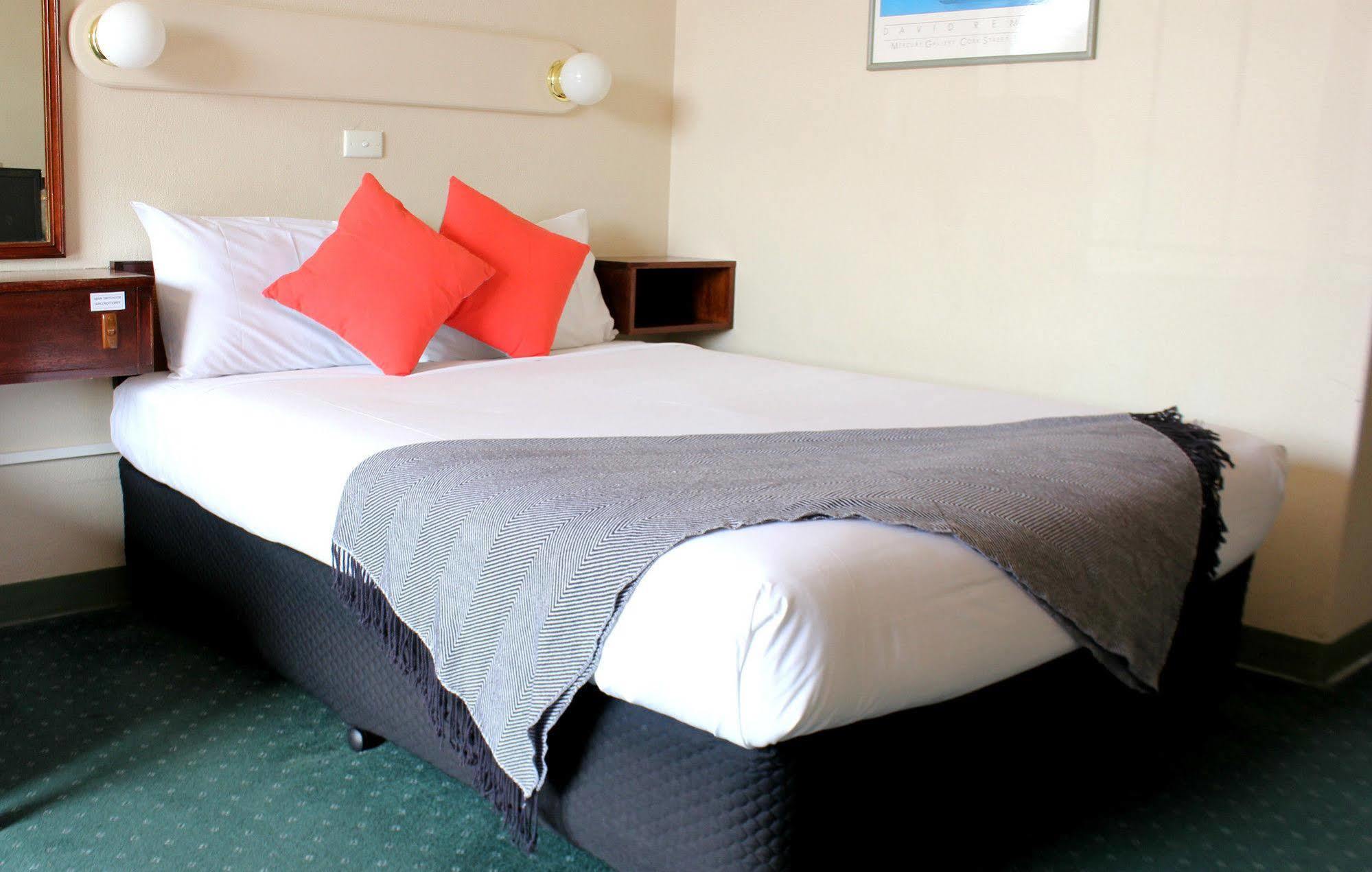 Hotel Commodore Motor Inn Albury
