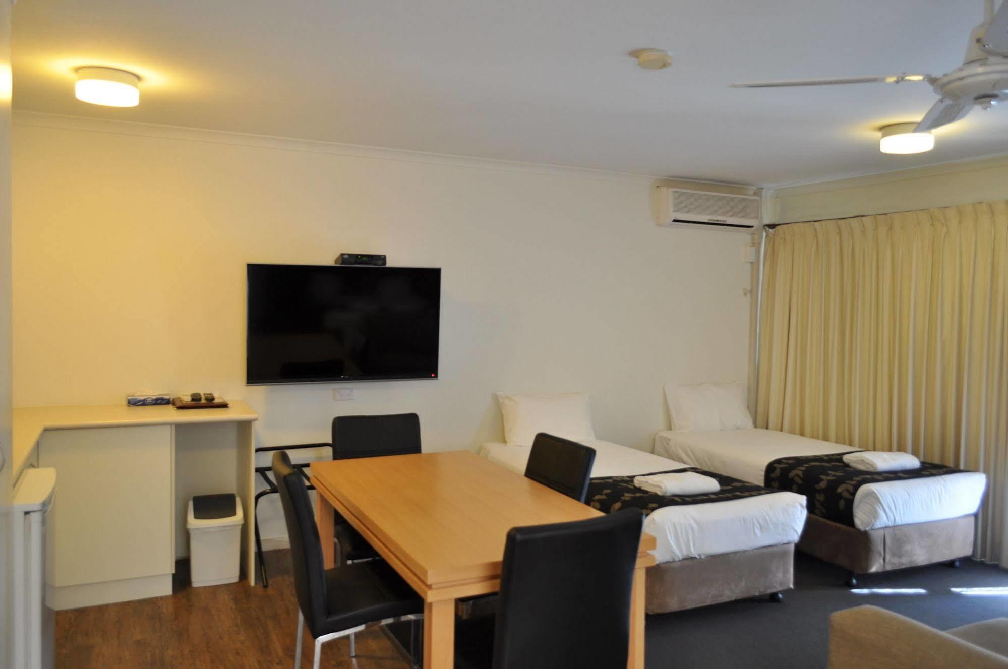 Burvale Motor Motel 3*