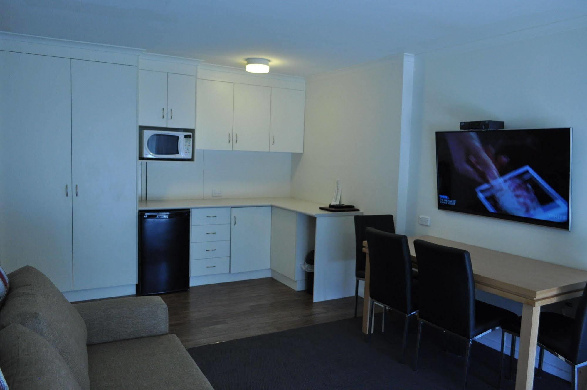 Burvale Motor 3*