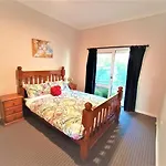Treetops Escape Albury