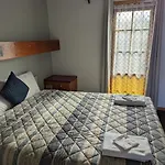 Elm Court Motel