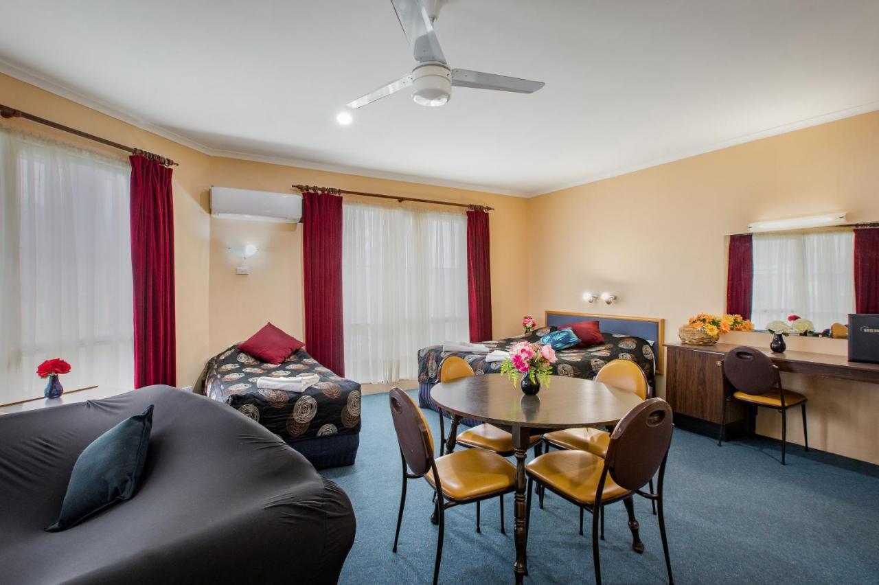 Australia Park Motel 4*