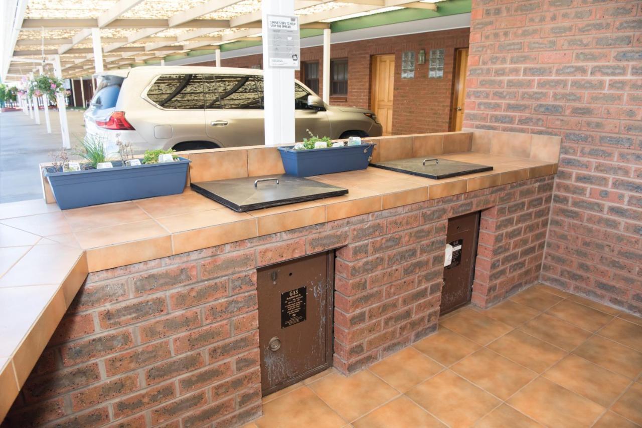 Elm Court 3* Albury