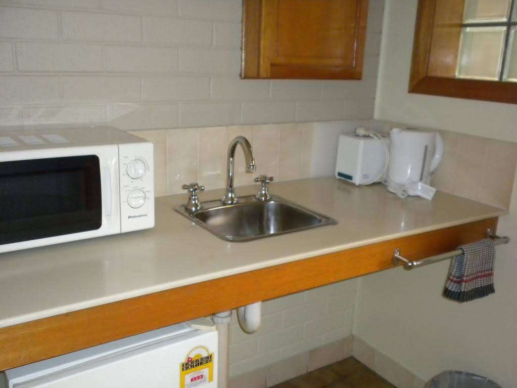 Motel Elm Court 3*
