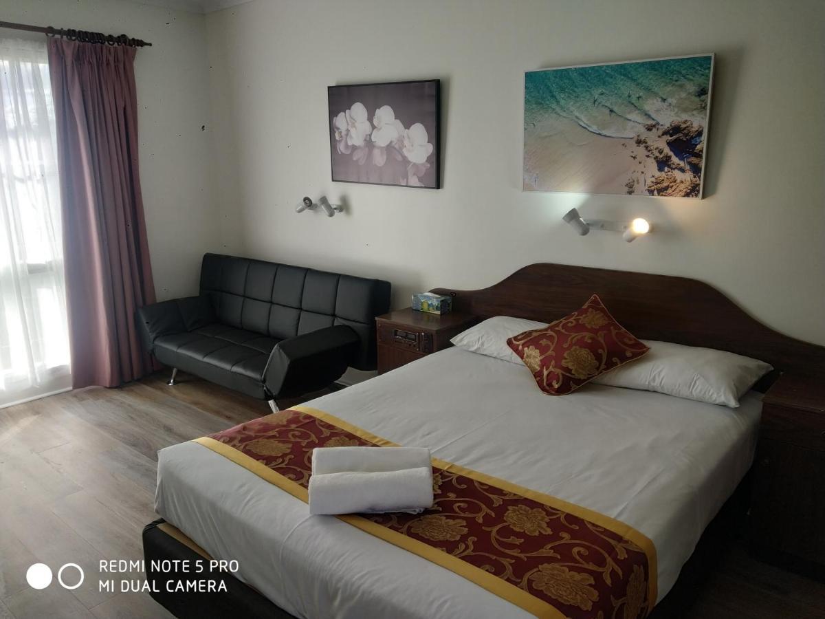 Australia Park 4*