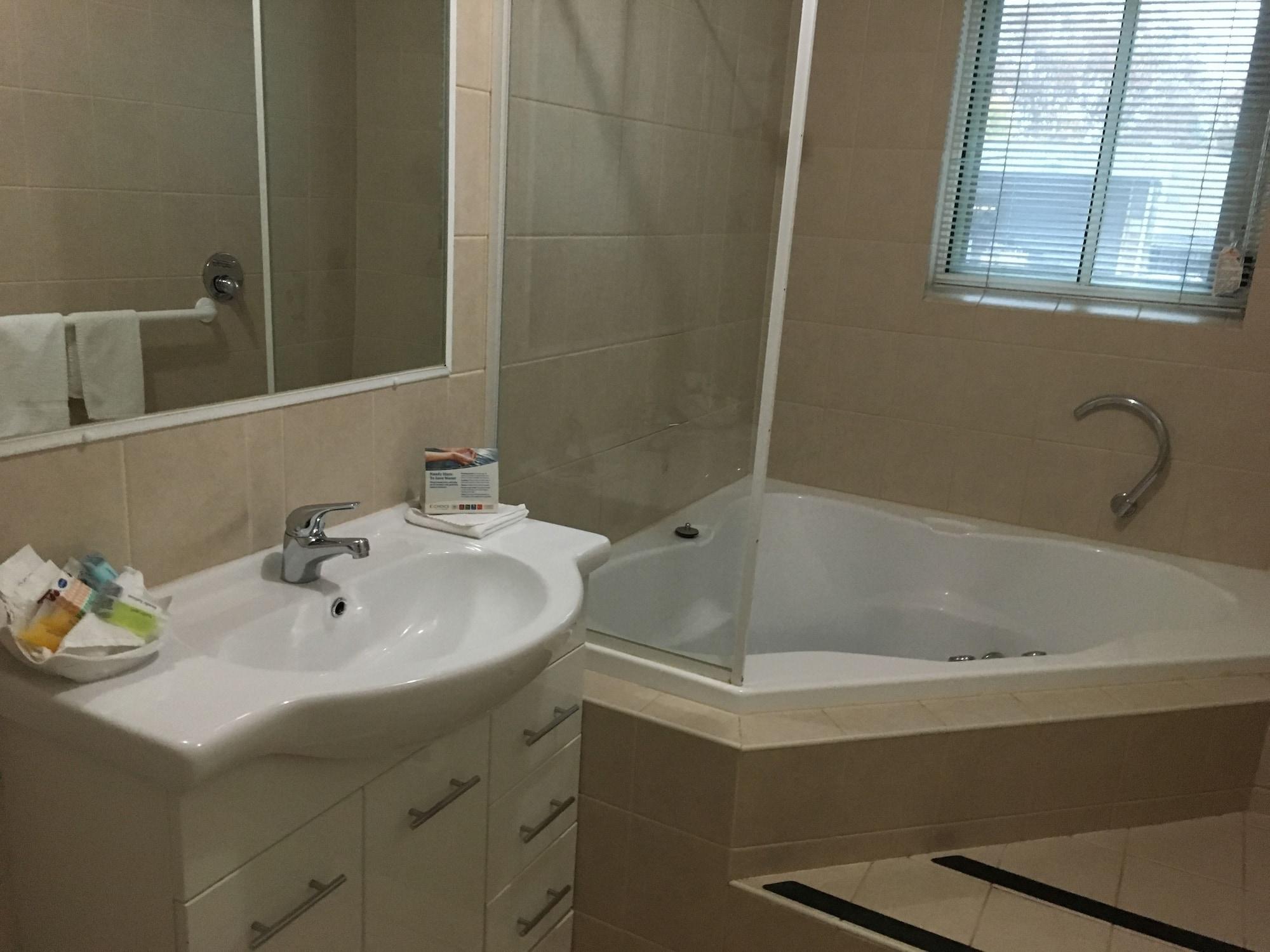 Georgian & 4* Albury
