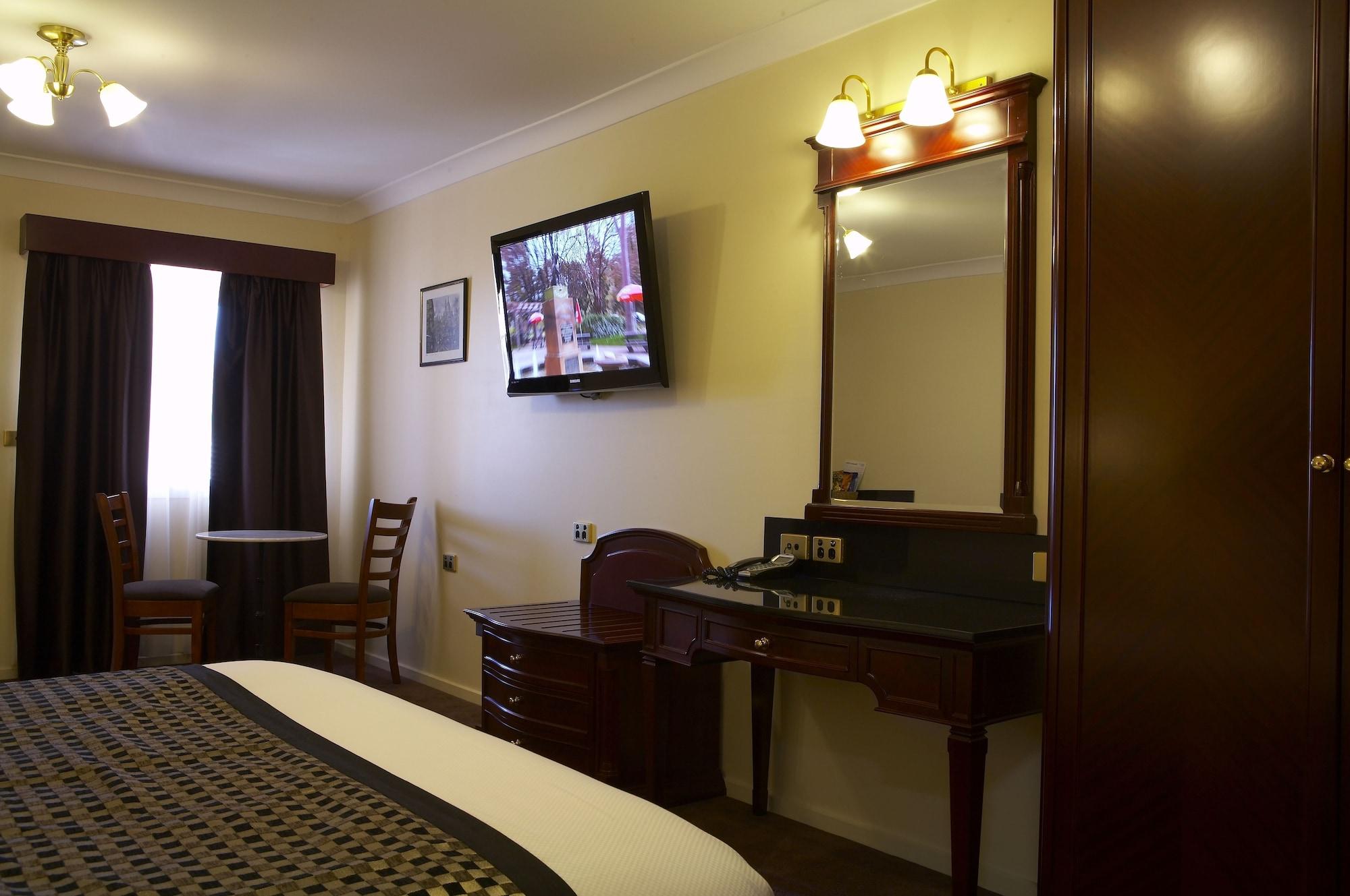 Georgian & Hotel