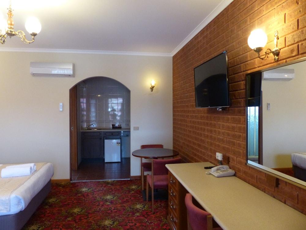 Meramie Motor Motel 4*