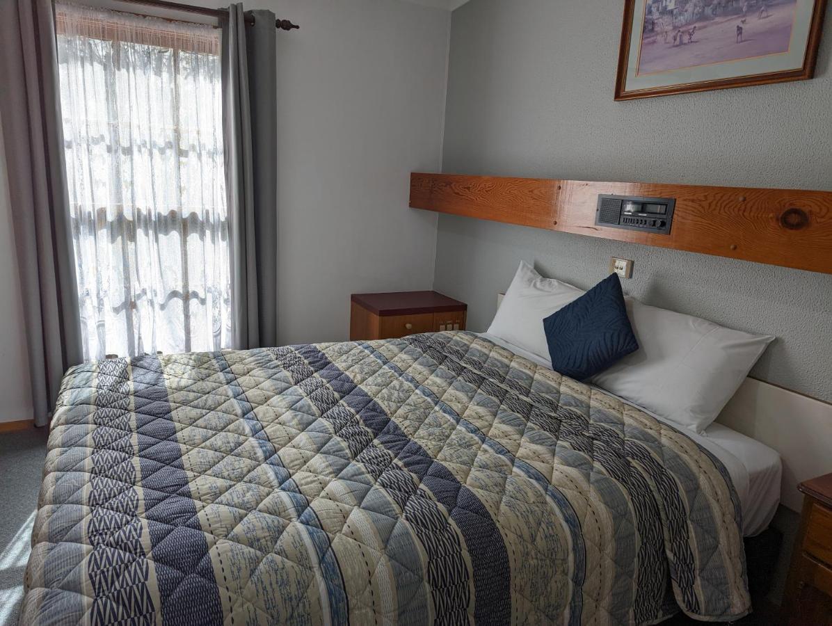 Motel Elm Court