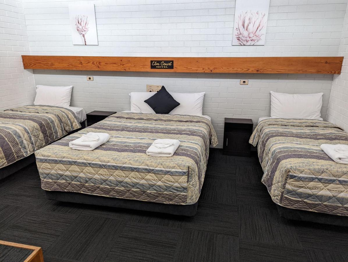 Elm Court Motel 3*