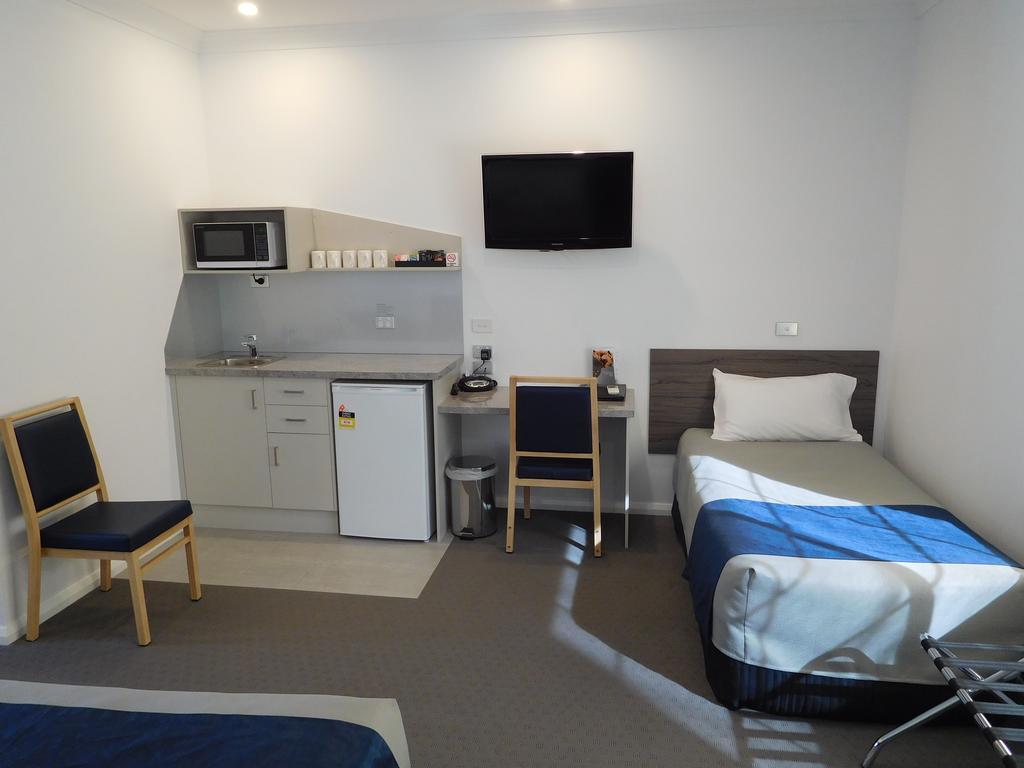 Commercial Golf Motel 4*