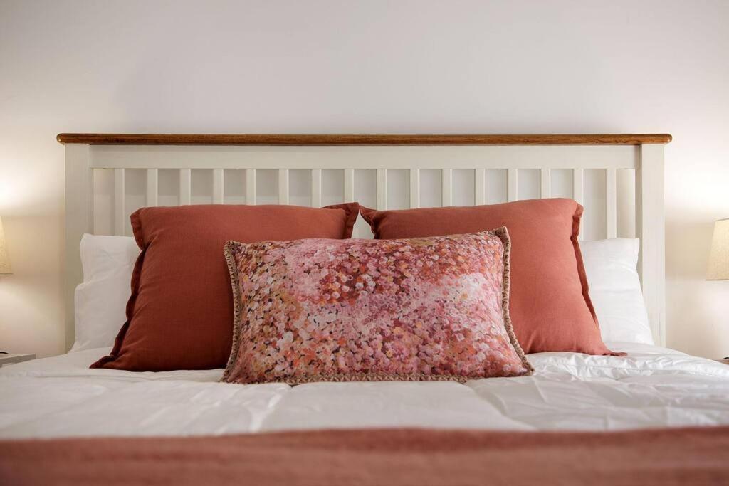 Classic Chic On Olive Apartment Albury